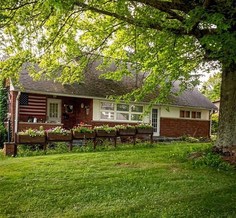 1st image of 2210 Brighton Rd