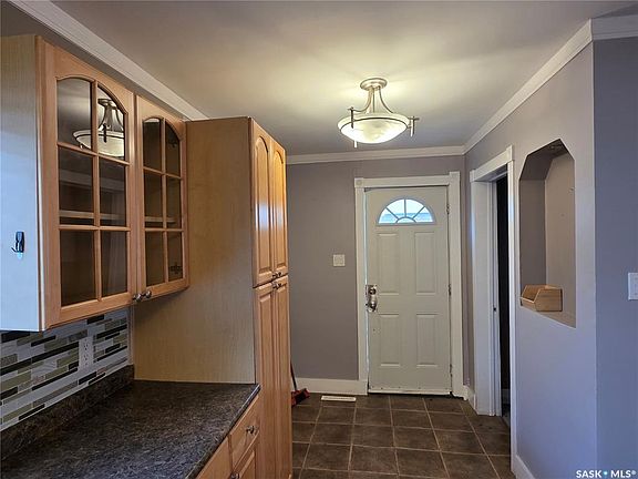 4th image of 333 Elphinstone STREET