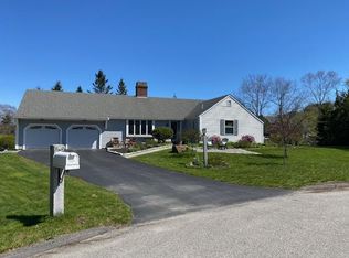 11 Valley Rd, Cape Elizabeth, ME 04107