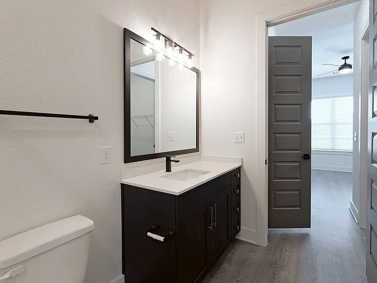 Linz Luxury Living — Photo 140