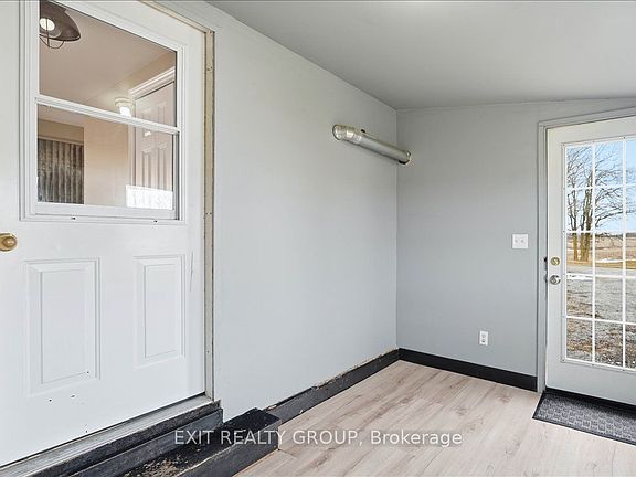 5th image of 391 Barrett Rd