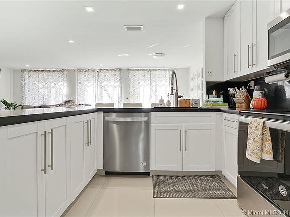 5th image of 9966 Costa Del Sol Blvd