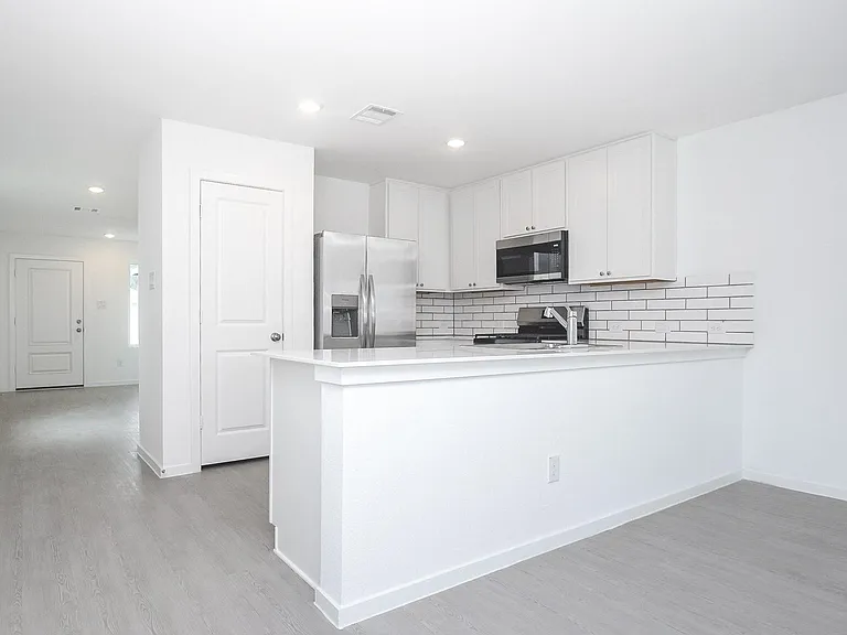 923 Capracotta Dr — Photo 12