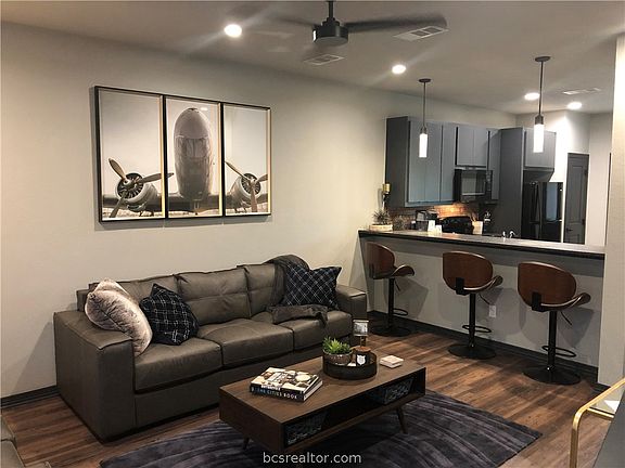 2nd image of 1451 Associates Ave #507
