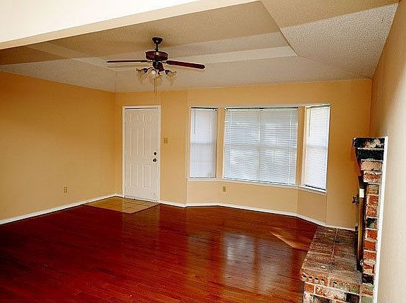 3rd image of 1346 Cy Blackburn Cir