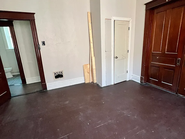 4434 Clarence Ave — Photo 8