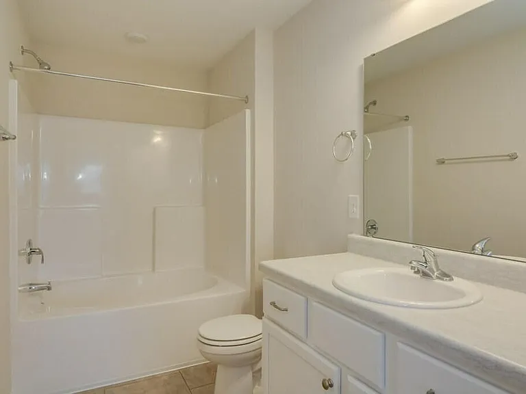 427 Amesbury Dr — Photo 11