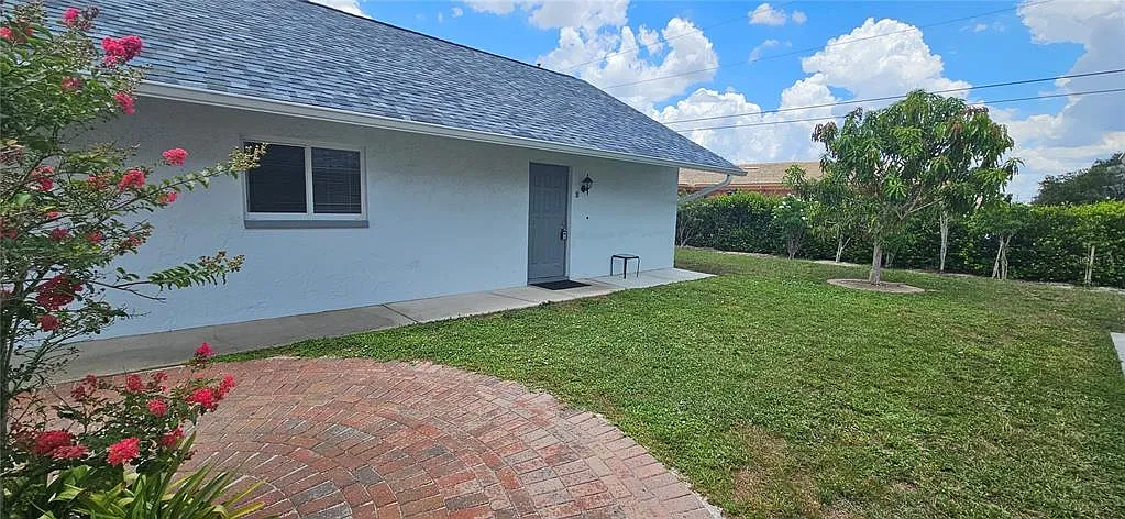 2 bed, 1.0 bath, 1008 sqft, $1,350 — Photo 3