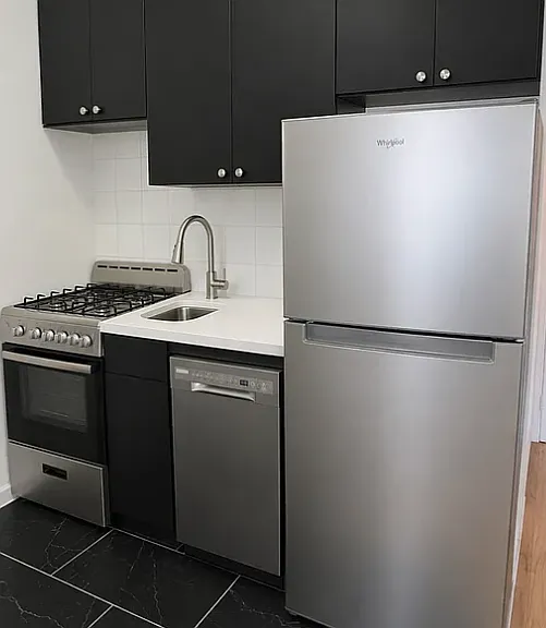 165 Attorney St #4B — Photo 4