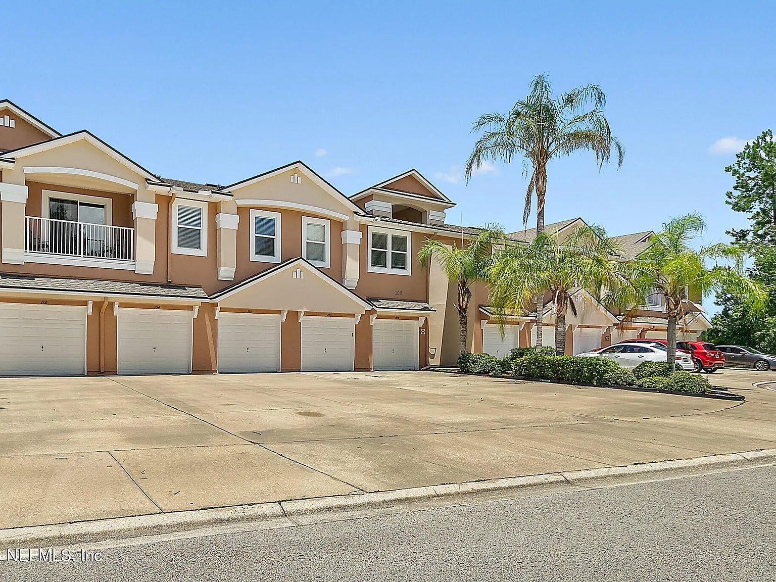 2 bed, 2.0 bath, 1079 sqft, $1,775 — Photo 3