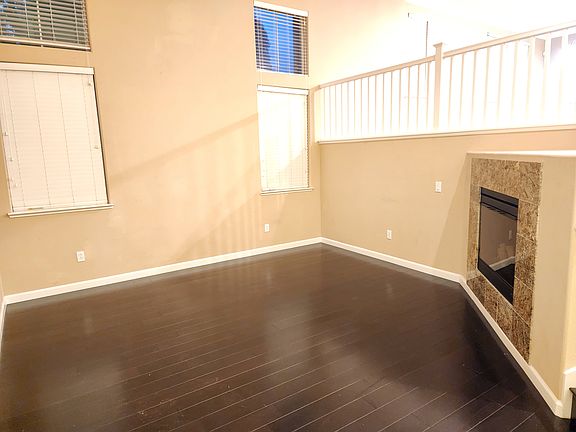 3rd image of 850 Summer Ln