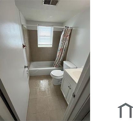 3rd image of 3220 Fordhaven Rd APT 4