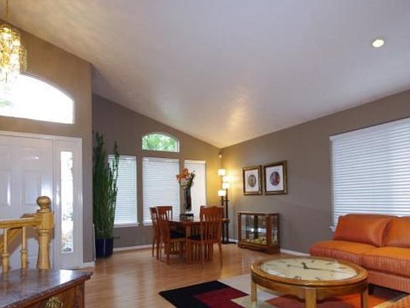 5th image of 1379 E Solitaire Dr