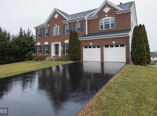 812 Sawgrass Dr, Charles Town, WV
