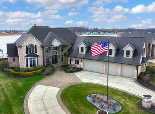 501 Lathrop St, Algonac, MI
