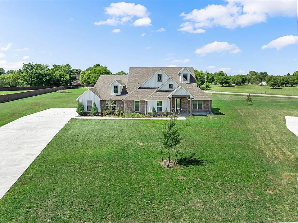 1st image of 3452 Woodland Springs Dr