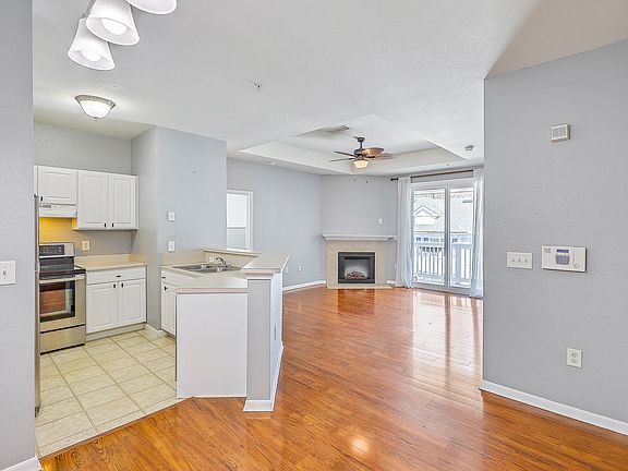 5th image of 60 Fenwick Hall Aly APT 833