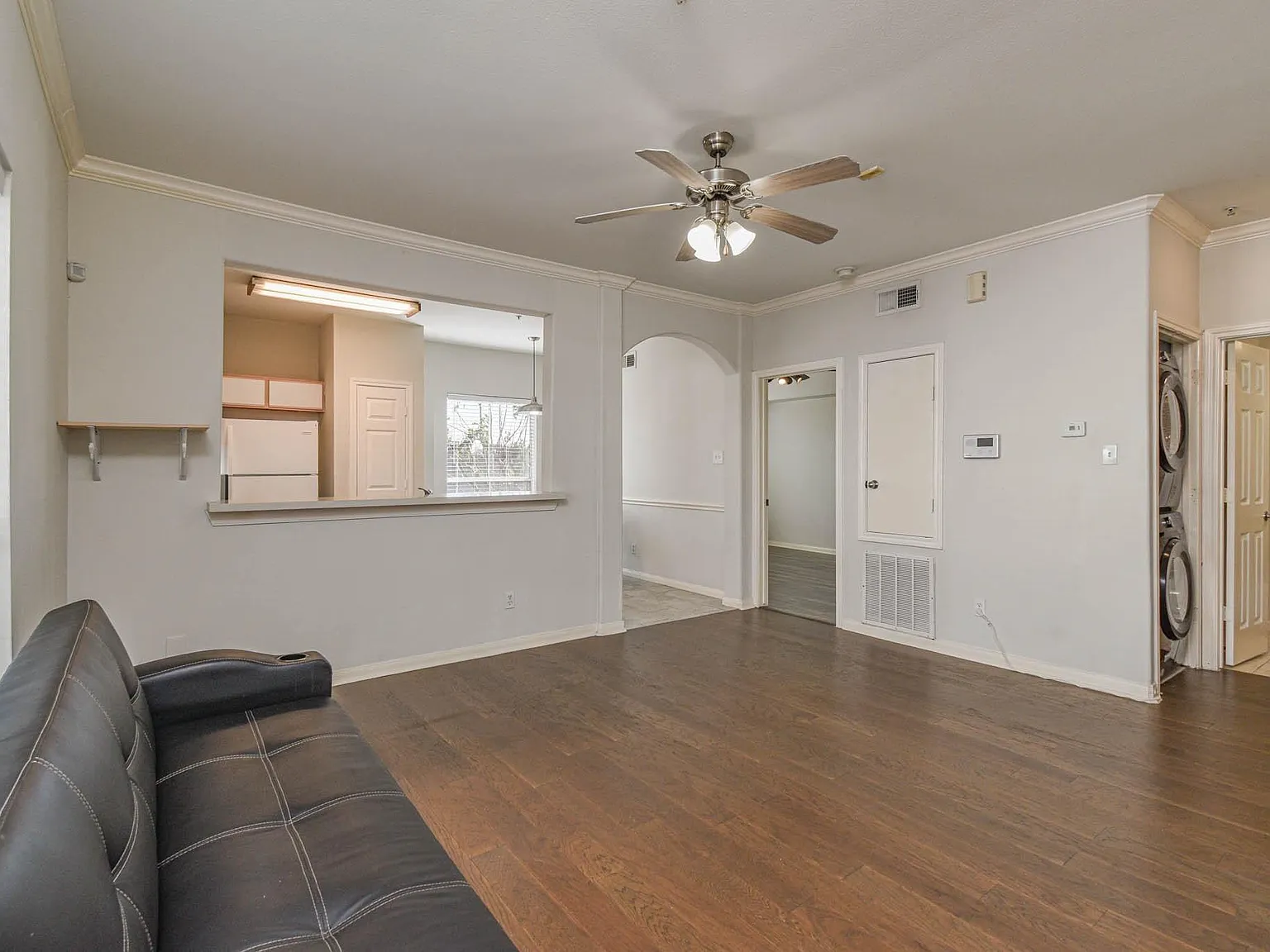 2 bed, 2.0 bath, 953 sqft, $1,495 — Photo 2