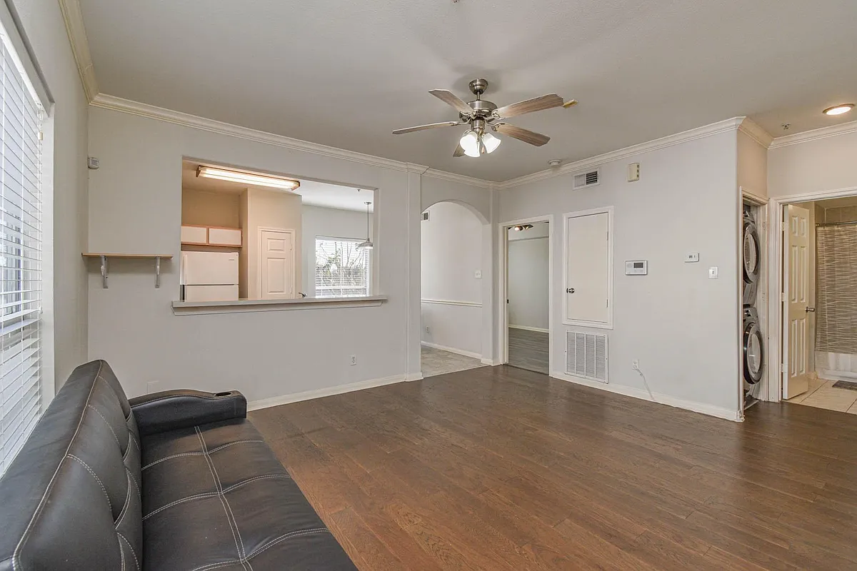 Building Photo - 6289 Wilcrest Dr #5203