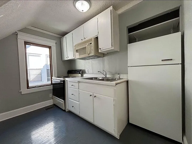 1159 Bush Ave — Photo 25
