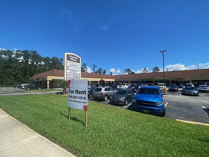 1st image of 5393 Roosevelt Blvd Suite 17