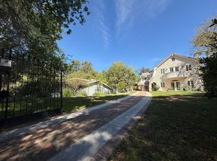 1011 Descanso Dr, La Canada Flintridge, CA 91011
