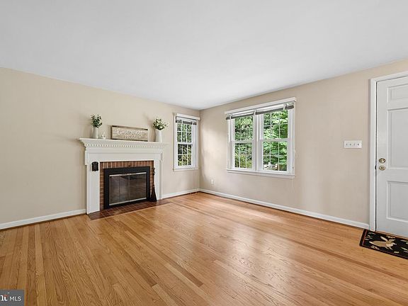 4th image of 124 Chestnut Ave