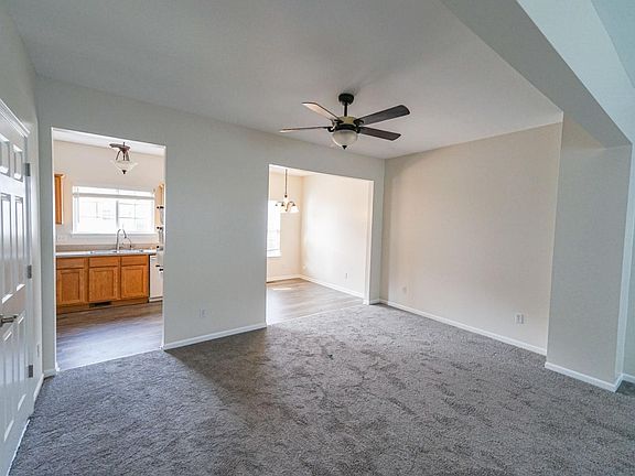 5th image of 884 Eagle Dr