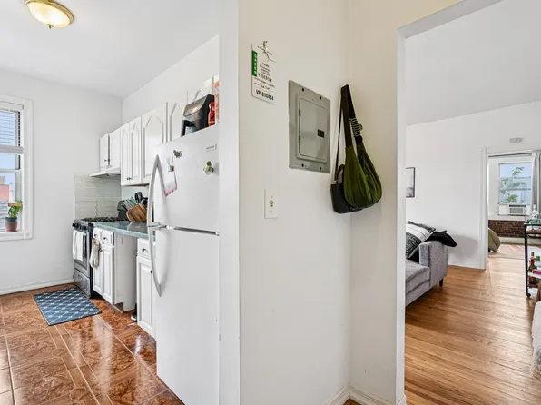 851 Blvd East image 13 of 42