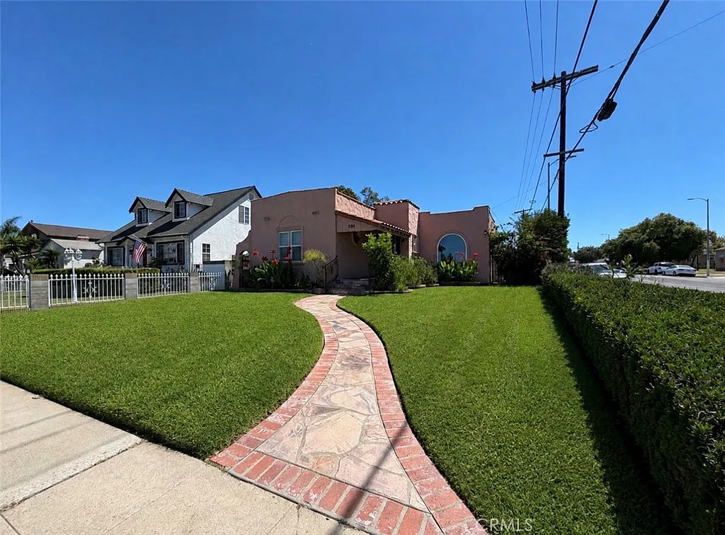 3 bed, 1584 sqft, $3,850 — Photo 1
