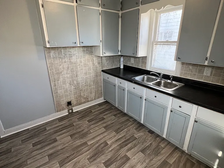 307 Locust St #1 — Photo 5