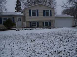 9 Sandstone Dr, Spencerport, NY 14559