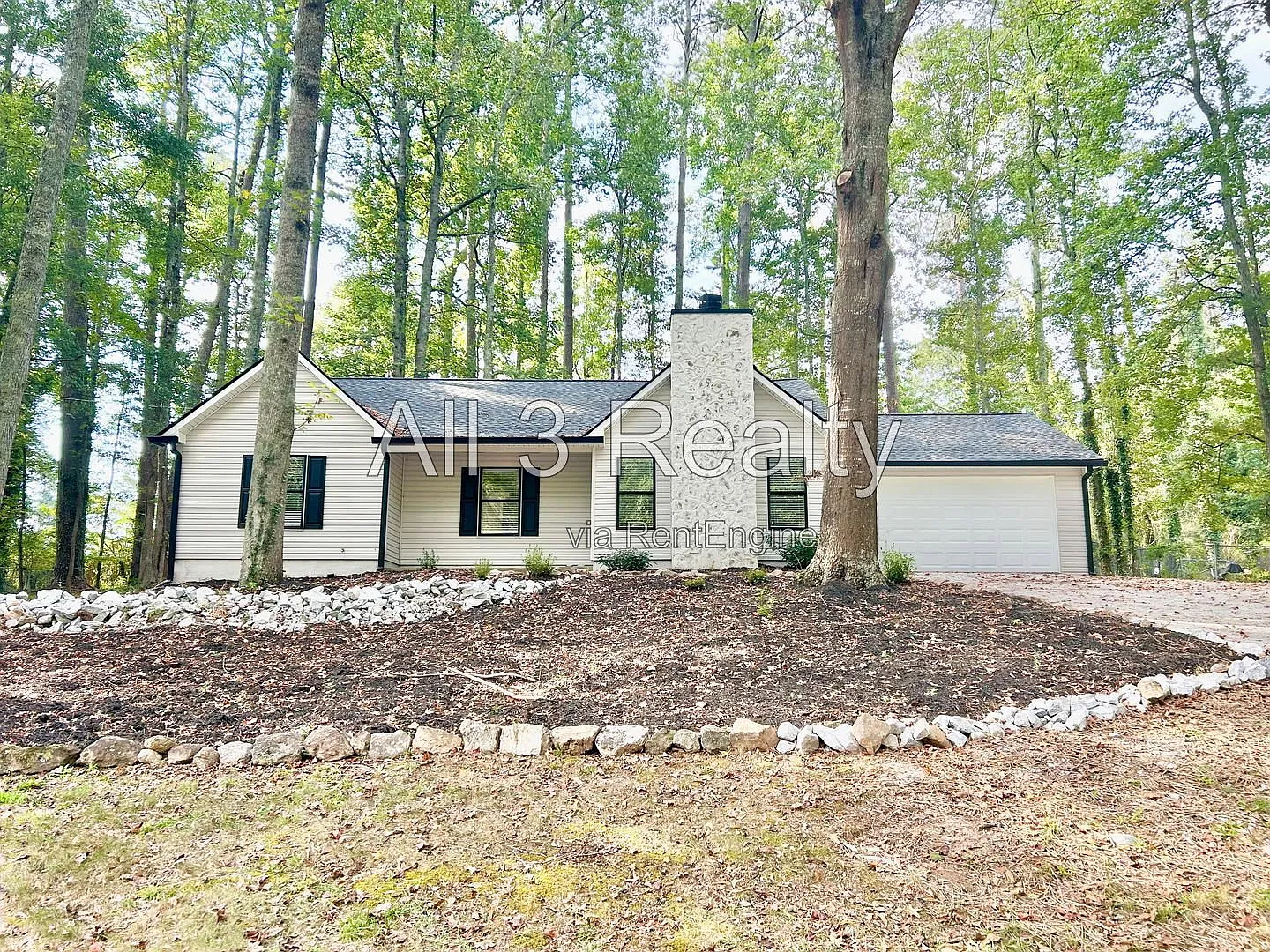 3 bed, 2.0 bath, 1359 sqft, $1,960 — Photo 2