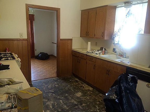 Large Kitchen in need of updating