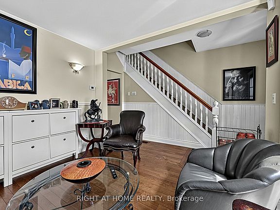 5th image of 346 Bay St