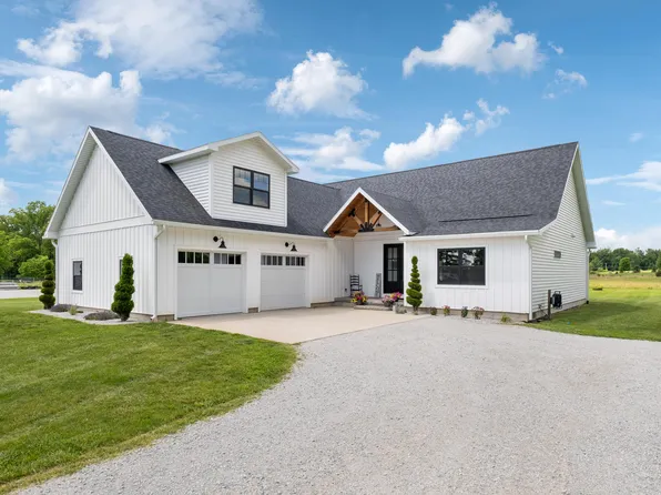 7062 Brooks Rd, Clarksville, MI 48815