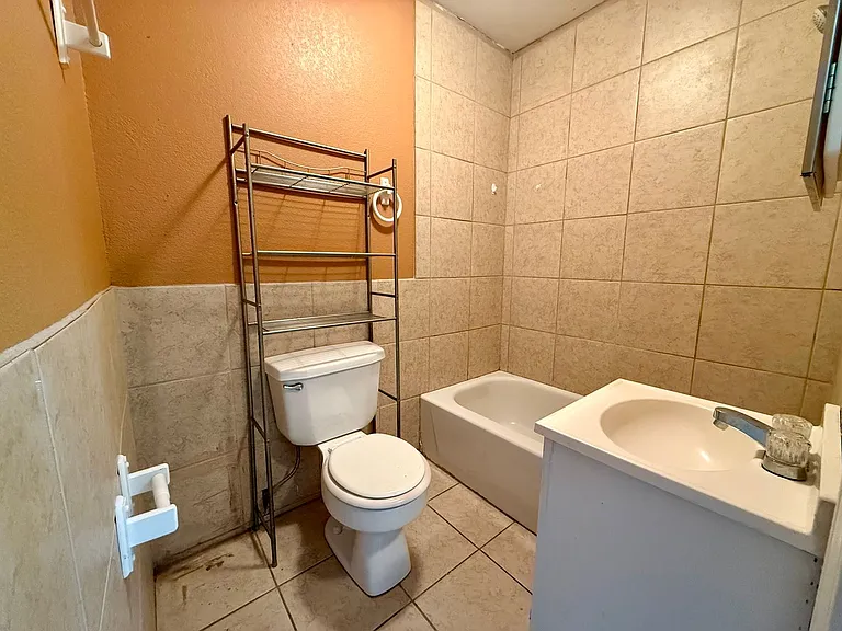 204 N 16th Ave — Photo 12