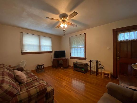 3rd image of 1412 Parrish Ct