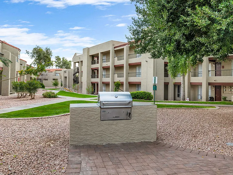 Glen Brae Apartments — Photo 8