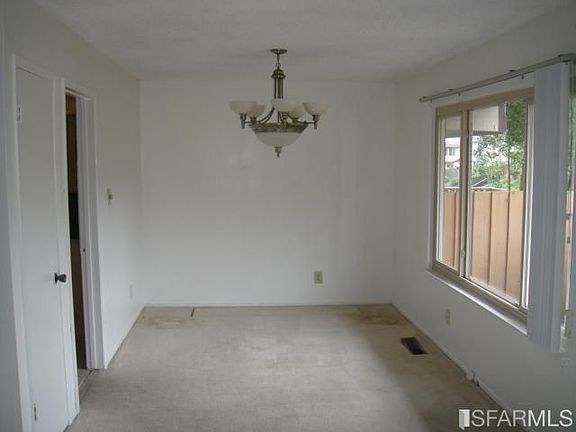 5th image of 2550 Greendale Dr