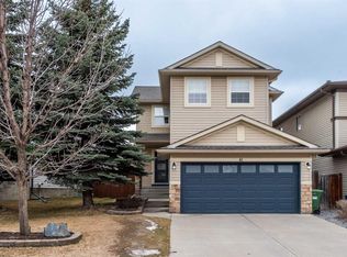 41 E Chapman Close SE, Calgary, AB T2X 3S8