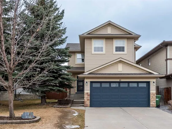 41 E Chapman Close SE, Calgary, AB T2X 3S8