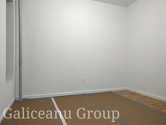 Rented by Lexington Real Estate Group | media 60