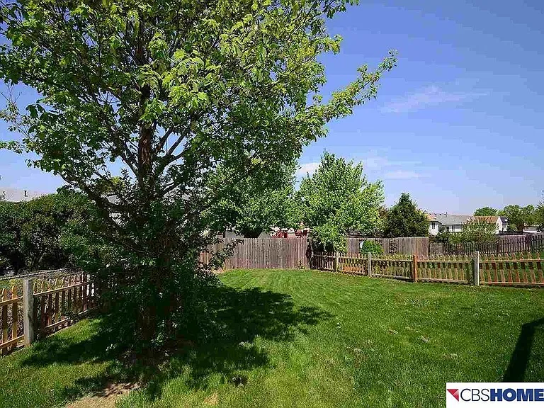 7916 Curtis Ave — Photo 6