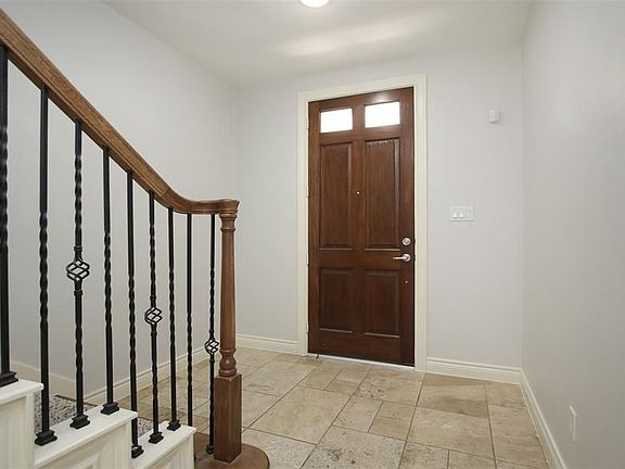 3rd image of 1310 Sherwood Point Ln