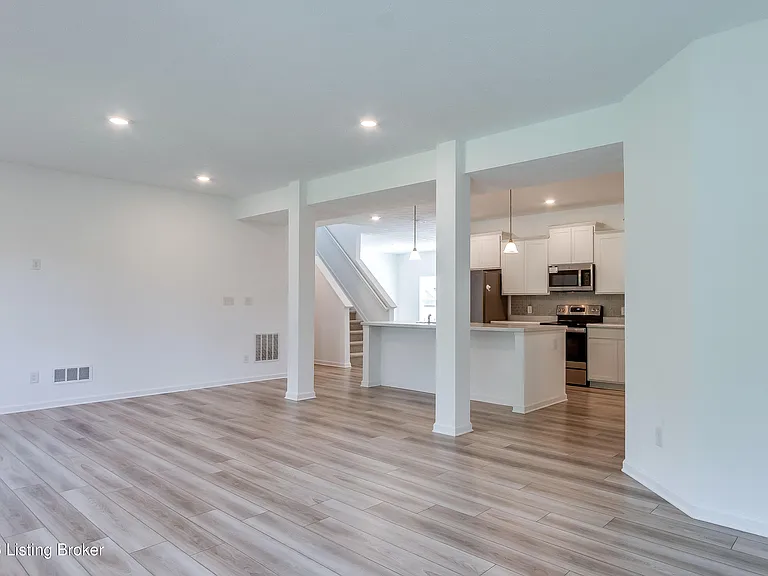 17010 Meander Way — Photo 29