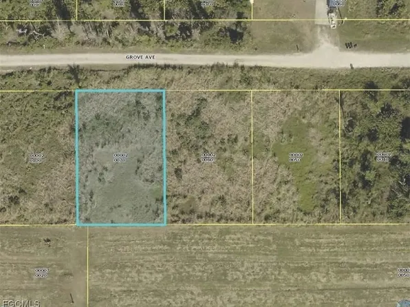 6127 Grove Ave, Bokeelia, FL 33922