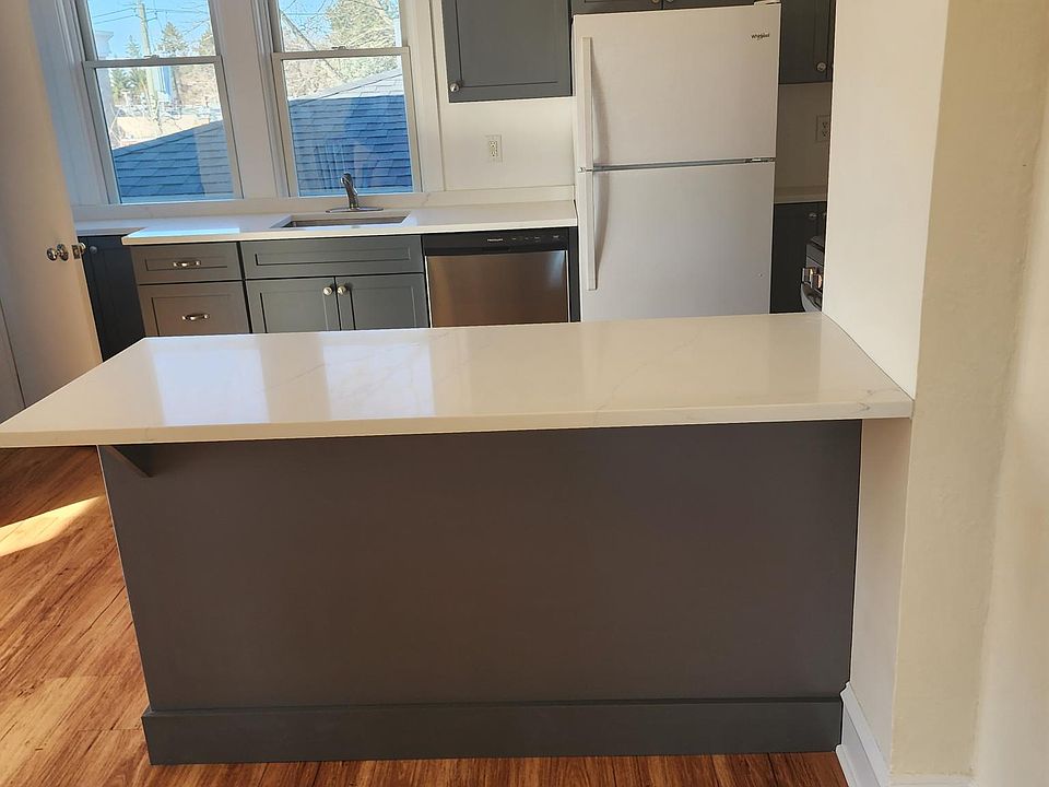 1st image of 10 S Eckar St #98