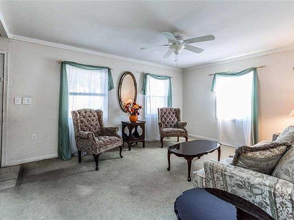 5th image of 28 Appletree Ln
