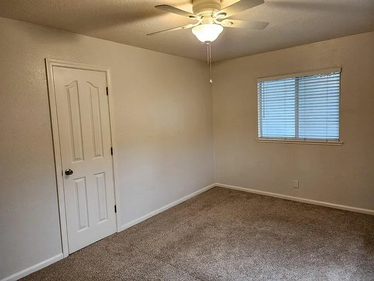 10301 Buena Vista Dr — Photo 8